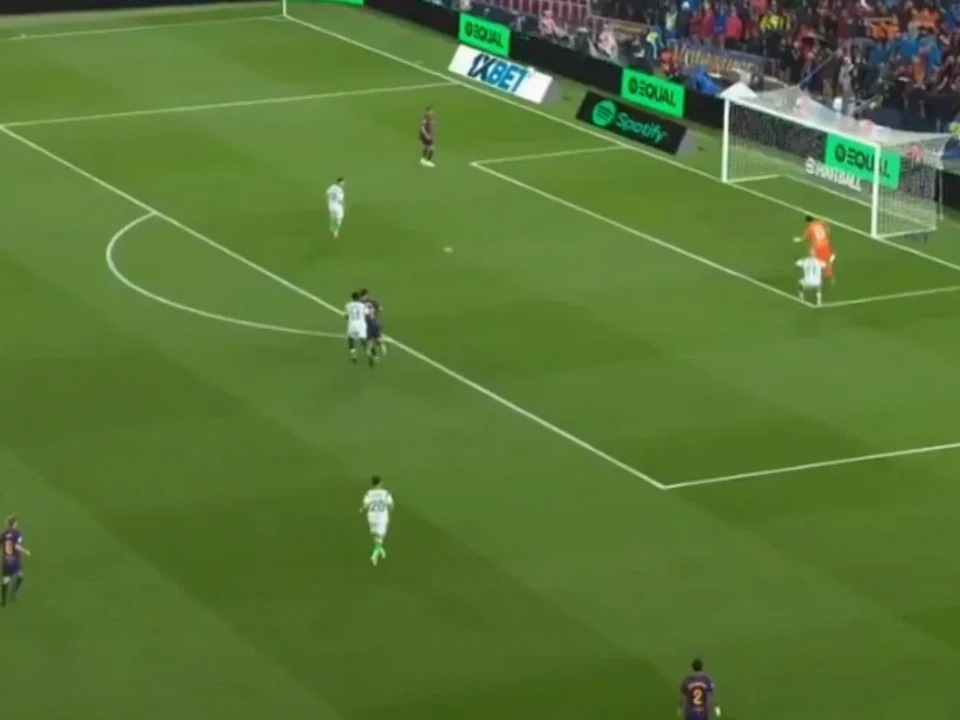 Szczesny’s Barcelona Howler After Replacing Injured Joan García