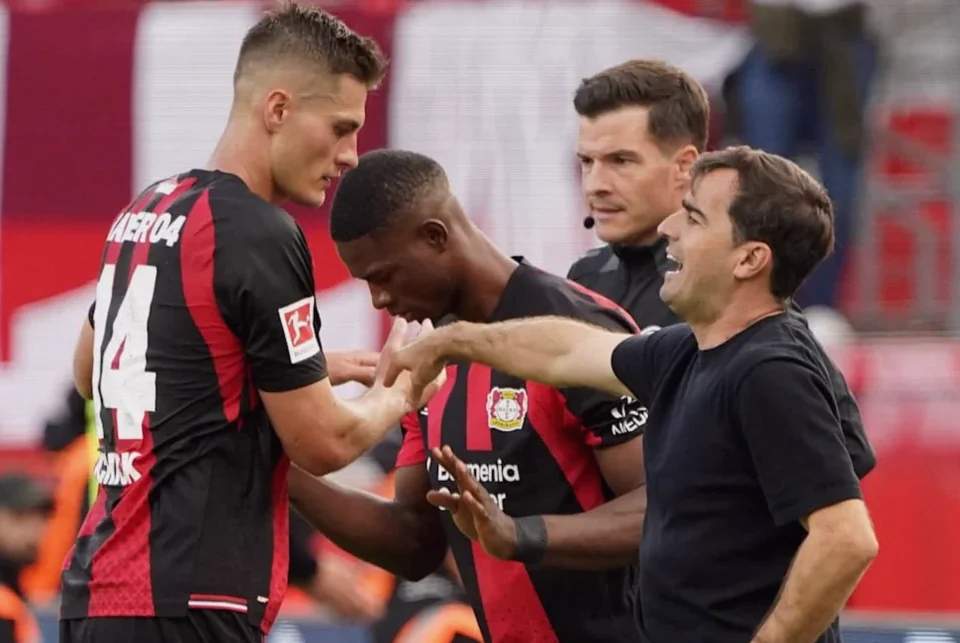 Carles Martinez Faces Key Test After Bayer Leverkusen Rebuild