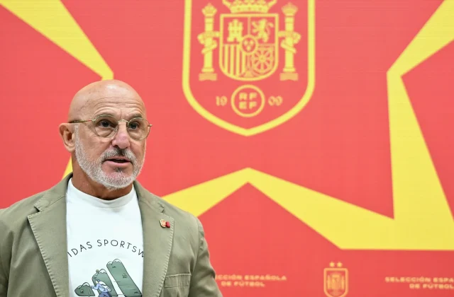 Luis de la Fuente Refreshes Spain Squad with Huijsen and Fermín Called Up