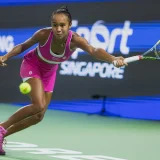 Fernandez Stuns Top-Seeded Andreeva to Reach Singapore Semifinals