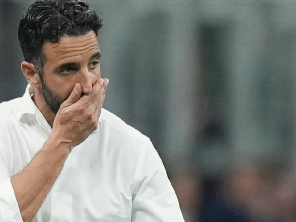 Benfica Defeat Deepens Pressure on Amorim as Milan Fans Turn Hostile