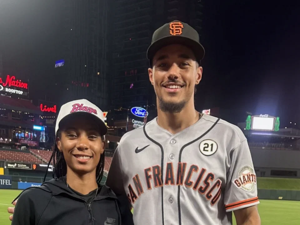Mo’ne Davis Cheers Scott Bandura During Giants’ Win in St. Louis