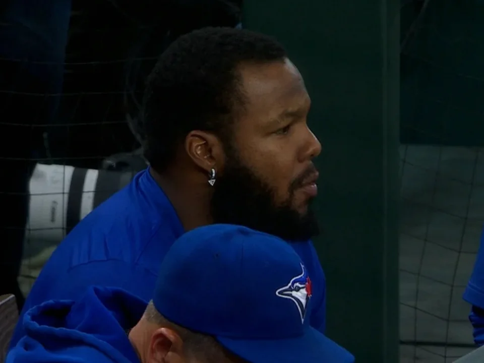 Vladimir Guerrero Jr. Leaves Blue Jays-Rangers Game With Back Stiffness