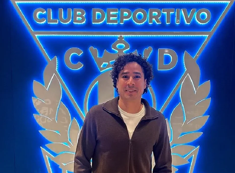 Guillermo Ochoa Visits Leganés at Butarque After World Cup Retirement