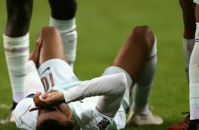 Real Madrid Confirm Mbappé Knee Injury Is Not Serious
