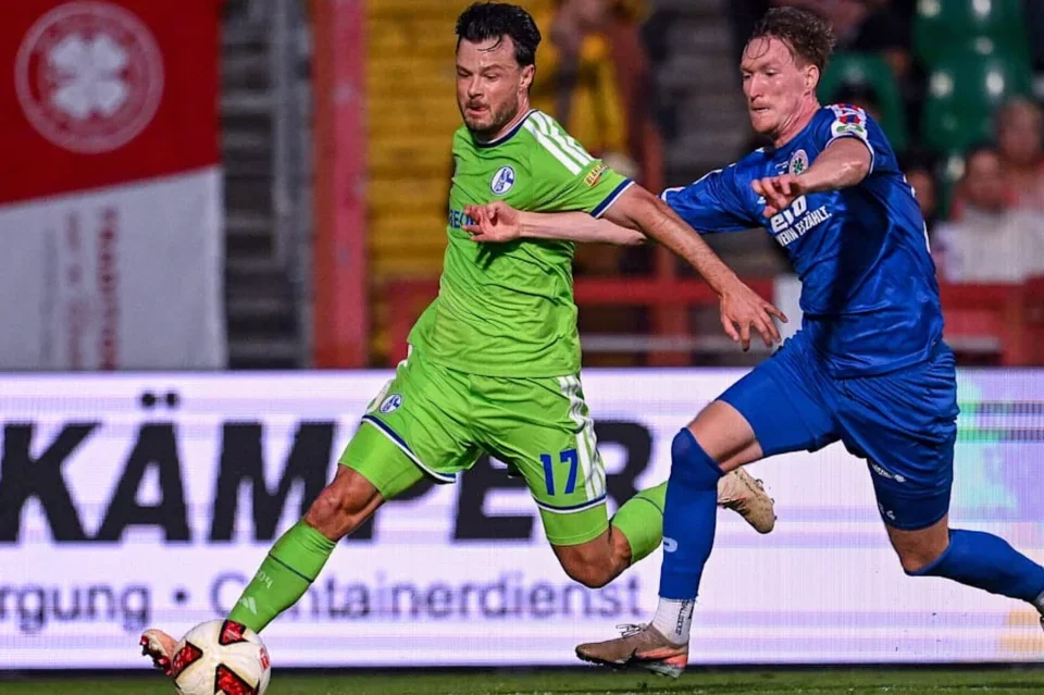 Adrian Gantenbein Steps Up Schalke Comeback in Oberhausen Friendly