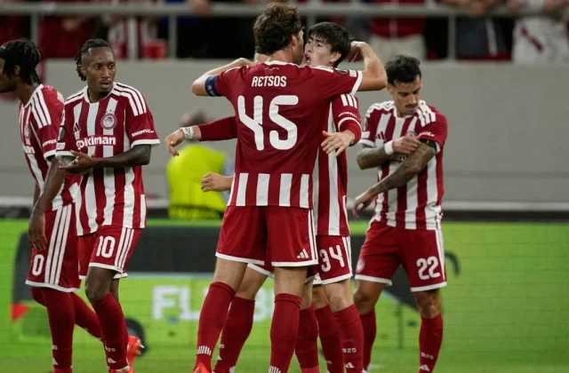 Armando González Makes Olympiacos Debut in Win Over Levadiakos