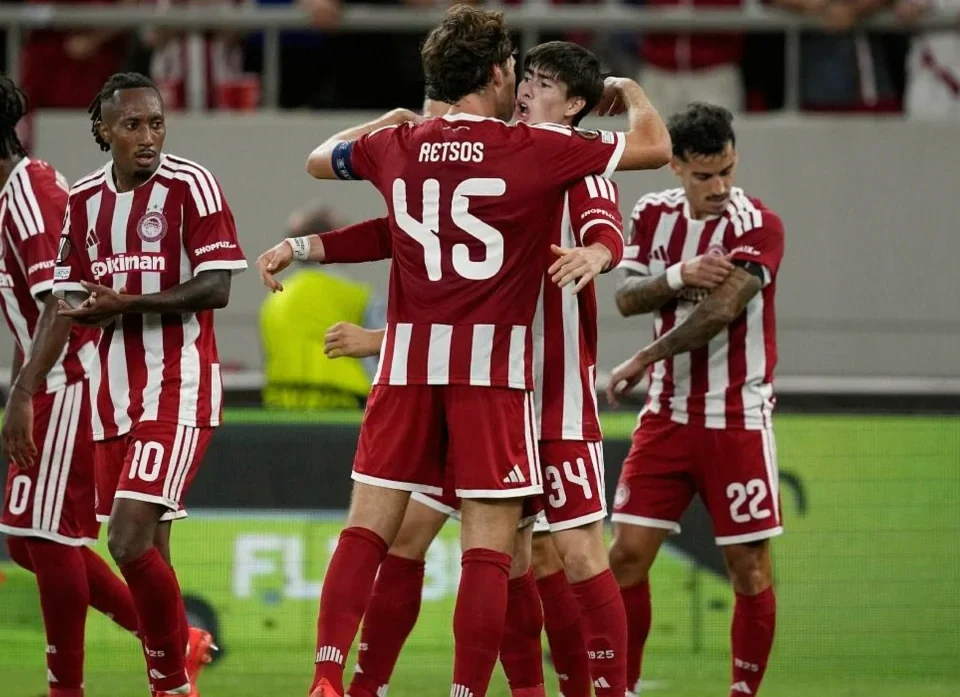 Armando González Makes Olympiacos Debut in Win Over Levadiakos