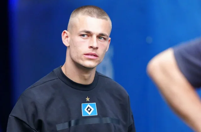 Miro Muheim Faces New Fight for His Place at Hamburg