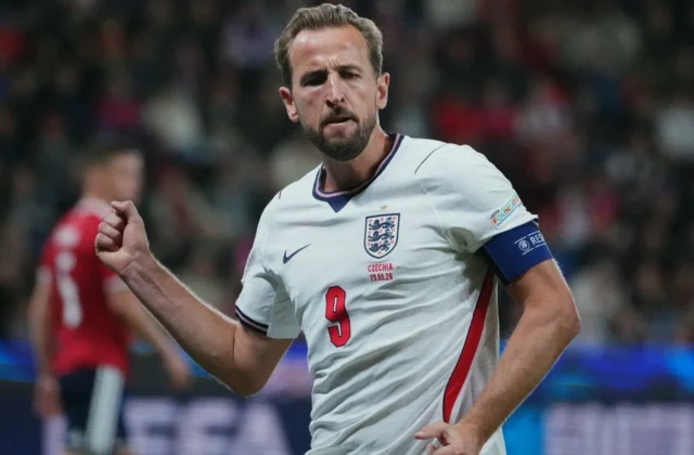 England Beat Czech Republic 2-0 After Šulc Red Card in Nations League