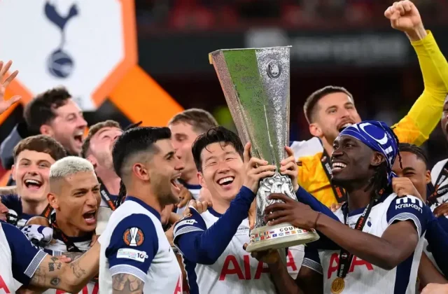 Ajax Sign Yves Bissouma on Free Transfer Until 2027