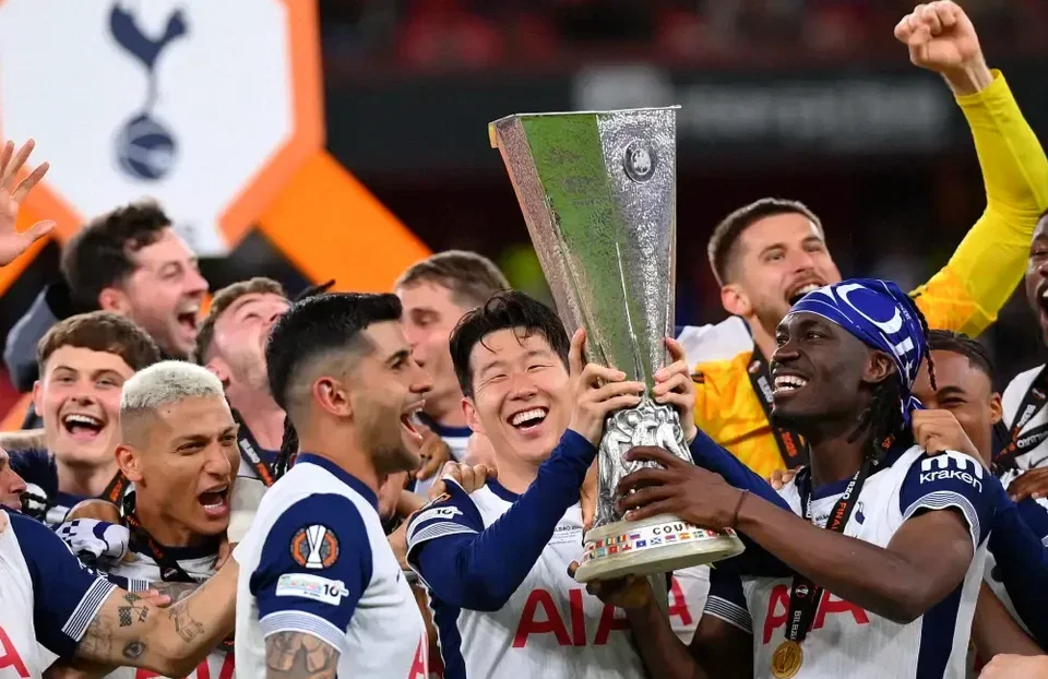 Ajax Sign Yves Bissouma on Free Transfer Until 2027