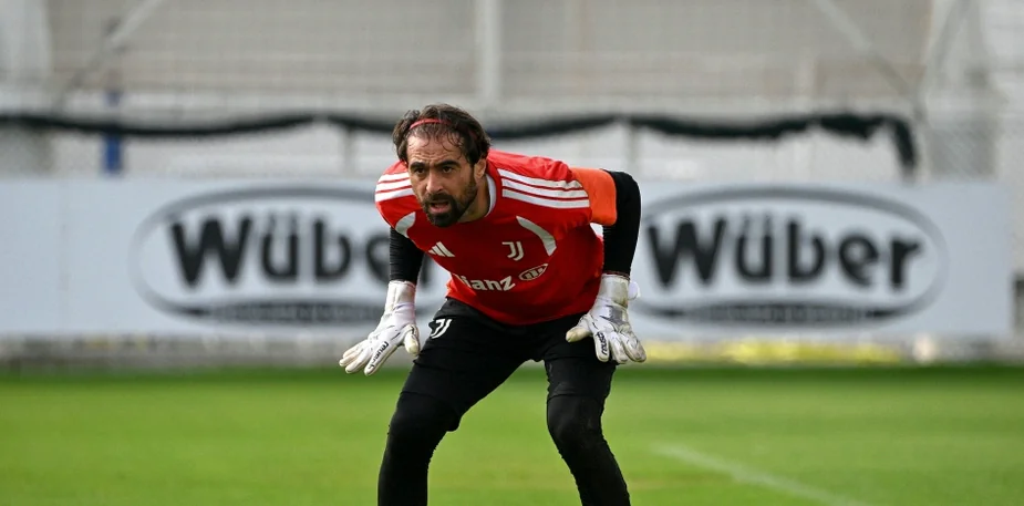 Juventus Weigh Pinsoglio and Perin as Vicario’s Backup After Grabara Injury