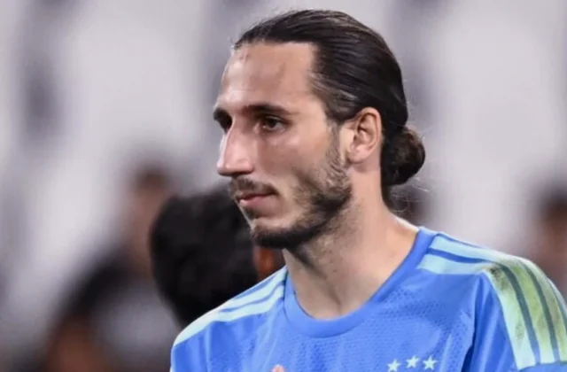 Juventus Goalkeeper Kamil Grabara Suffers Serious ACL Injury in Training