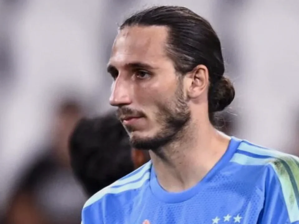 Juventus Goalkeeper Kamil Grabara Suffers Serious ACL Injury in Training