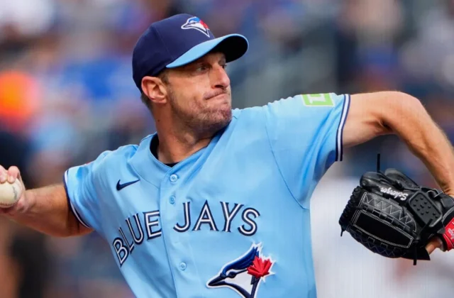 Blue Jays Keep Wild Card Hopes Alive With Win Over Tigers