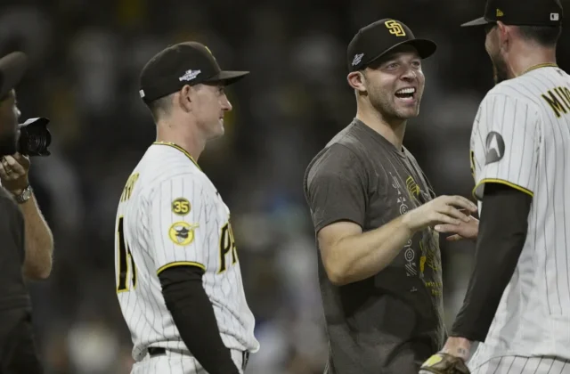 Padres Rout Cubs 8-0 as Michael King Takes No-Hit Bid Into Seventh