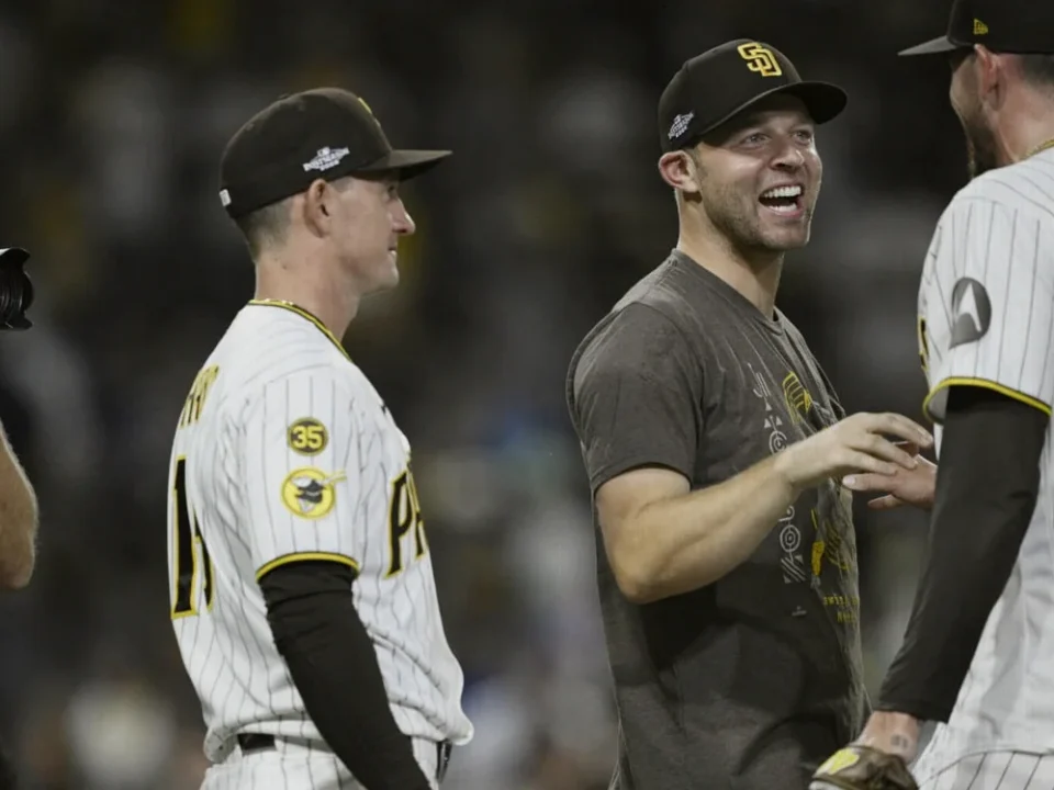 Padres Rout Cubs 8-0 as Michael King Takes No-Hit Bid Into Seventh