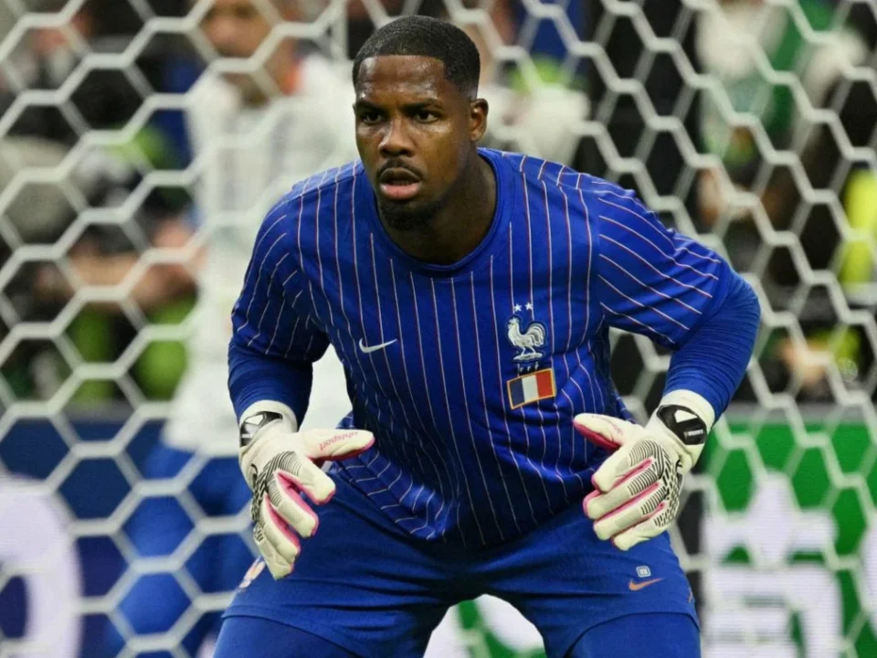 Mike Maignan Finds Fresh Direction After Fabien Barthez Meeting