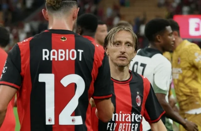 Milan vs Lecce: Amorim Names 3-4-2-1 as Maignan Starts