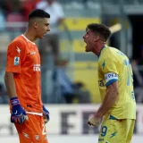 Lorenzo Palmisani Shines as Frosinone Goalkeeper Stuns Como