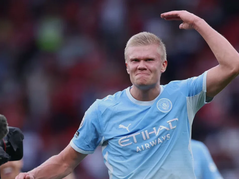 Enzo Fernández Free-Kick Gives Manchester City Lead Over Sunderland