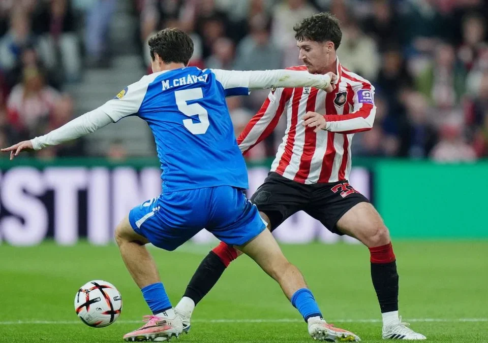 Mateo Chávez Makes Europa League Debut as AZ Lose to Sunderland