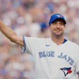 Scherzer Goes Deep on Short Rest as Blue Jays Beat Reds 5-1