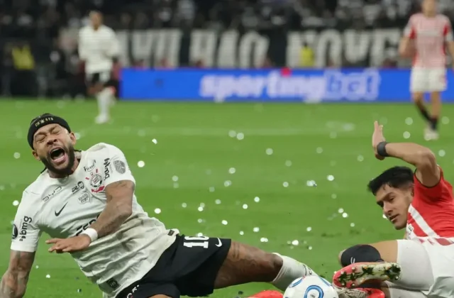 Estudiantes Reach Libertadores Semi-Finals as Depay Misses Late Penalty