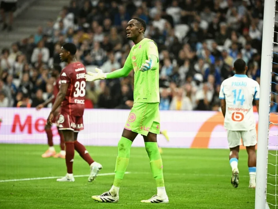 Pape Sy Extends FC Metz Stay as Édouard Soumah-Abbad Heads Out on Loan