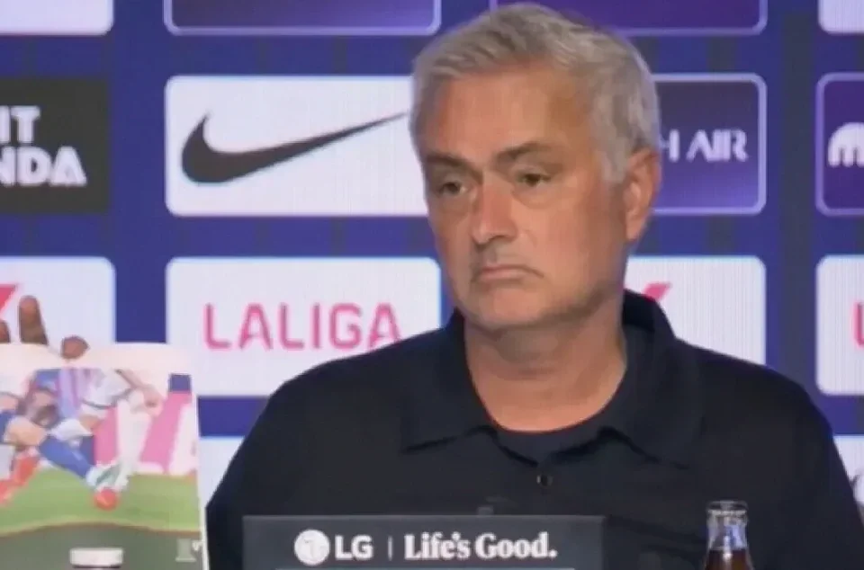 Mourinho Claims Atlético Escaped Two Red Cards in Metropolitano Derby