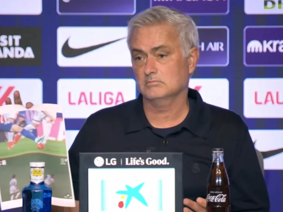 Mourinho Uses Photos to Protest Refereeing After Atlético Madrid Derby Defeat