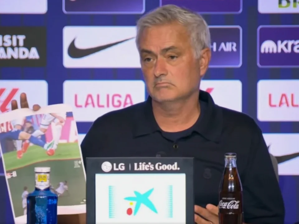 Mourinho Uses Photos to Protest Romero Decision After Real Madrid Defeat