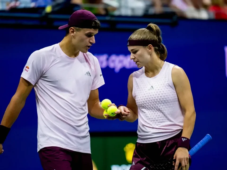 Muchova and Mensik Rally Into US Open Mixed Doubles Final