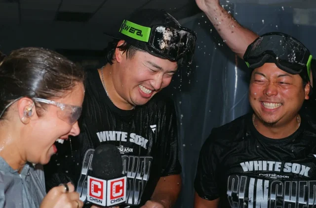 Murakami Celebrates as White Sox Clinch Playoff Berth with 9-1 Win