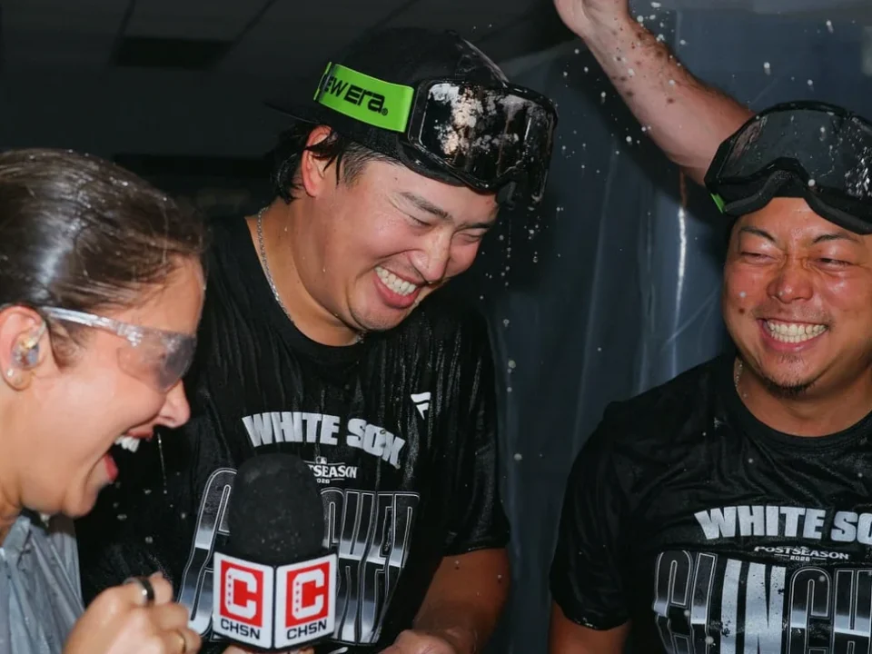 Murakami Celebrates as White Sox Clinch Playoff Berth with 9-1 Win