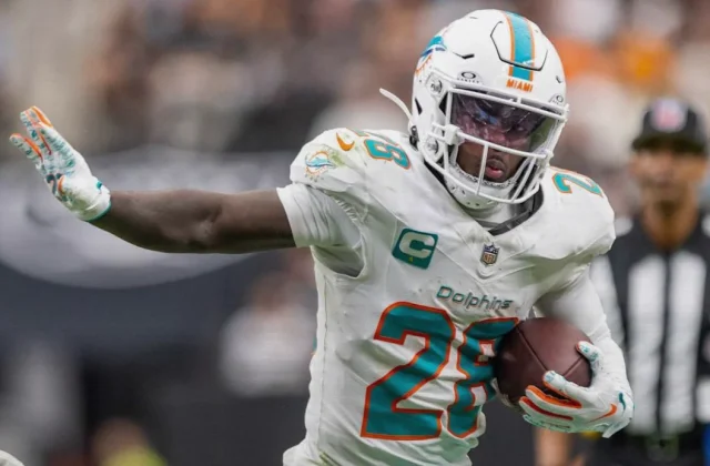 Dolphins Lose De’Von Achane for 2026 Season Following ACL Tear