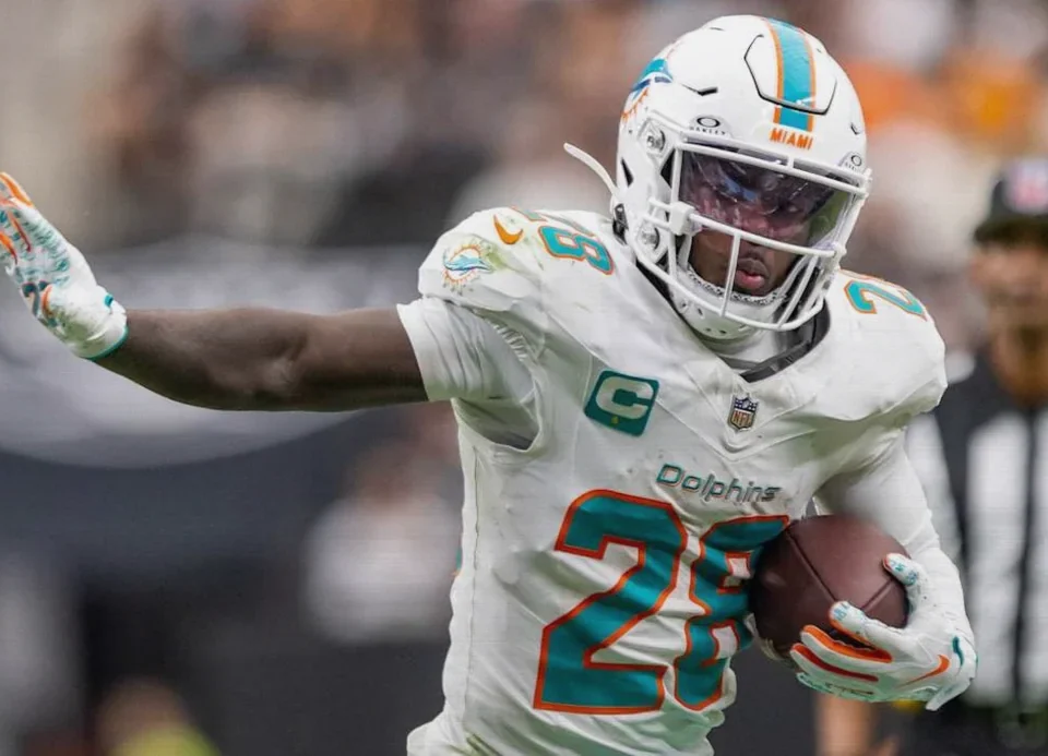 Dolphins Lose De’Von Achane for 2026 Season Following ACL Tear