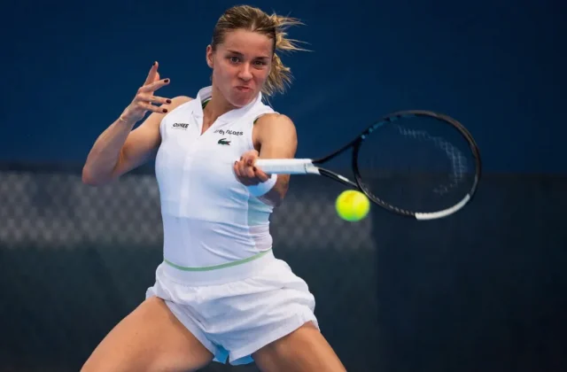 Maja Chwalinska Storms into Singapore Open Quarterfinals