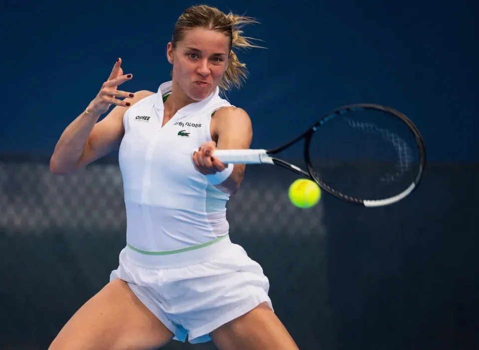 Maja Chwalinska Storms into Singapore Open Quarterfinals