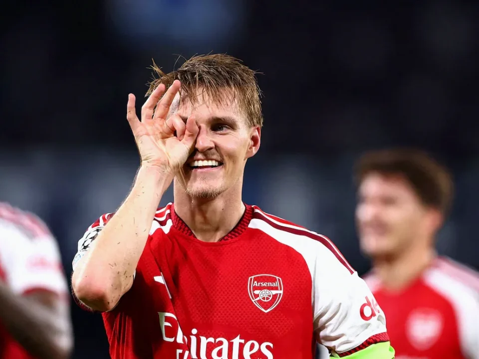 Odegaard Fires Arsenal to Champions League Win at Napoli