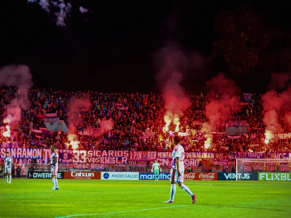 Universidad de Chile vs Everton Abandoned After Crowd Disorder