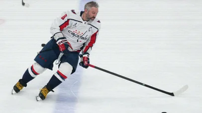 Ovechkin Starts 22nd Capitals Camp on Line With Strome and Leonard