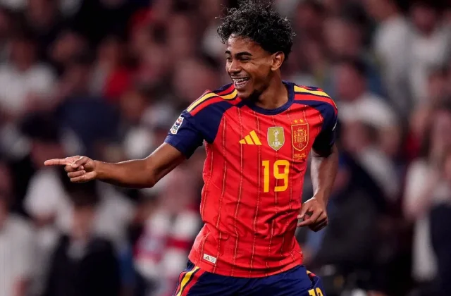 Lamine Yamal Meets Declan Rice’s Son After Spain Win at Wembley