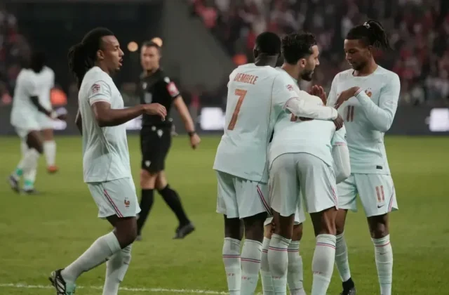 Kylian Mbappé Suffers Left Knee Injury After Scoring for France
