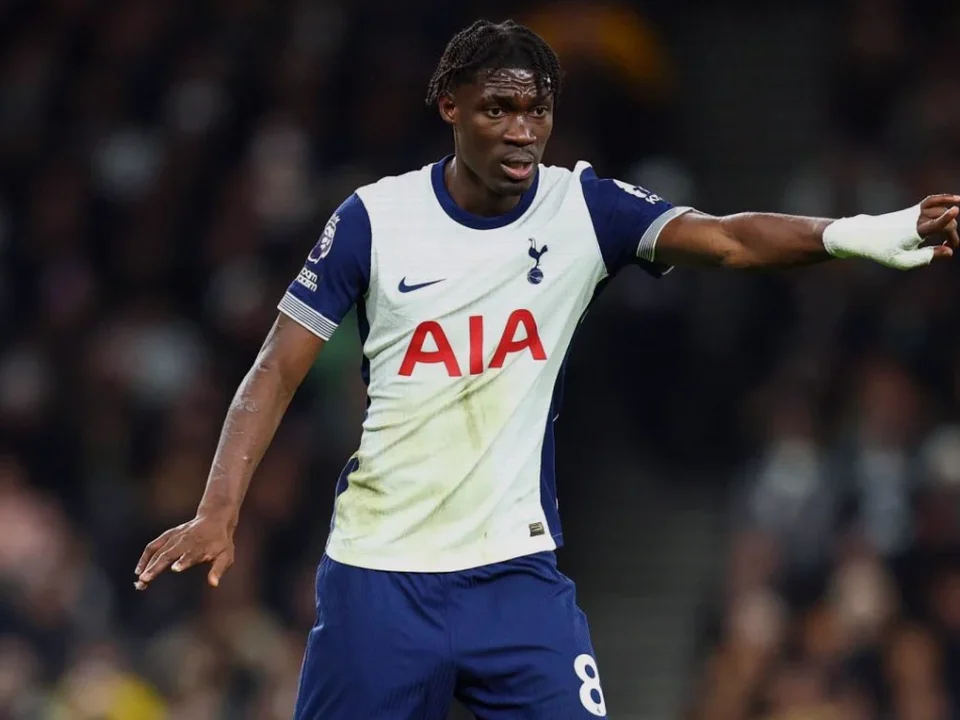 Ajax Sign Former Lille Midfielder Yves Bissouma on One-Year Deal