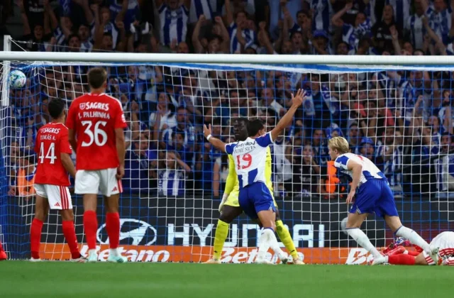 Farioli’s Porto Beat Benfica to Open Five-Point Lead in Portugal