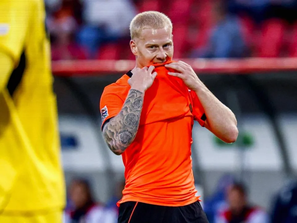 Meerdink Double Gives Netherlands First Win Under Xavi