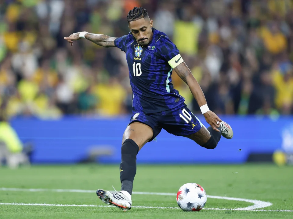 Barcelona Concerned as Raphinha Suffers Thigh Injury on Brazil Duty
