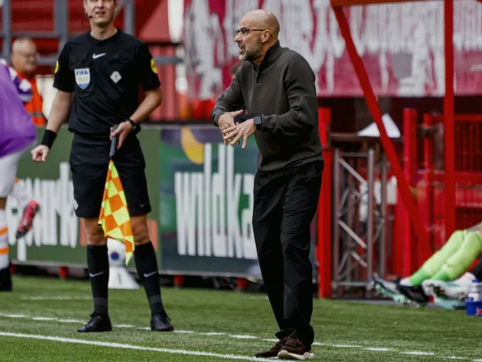PSV Eindhoven Lose Eredivisie Lead After Twente Comeback
